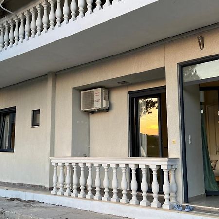 100 Meters From The Sea Apartment Ксилокастрон Екстериор снимка