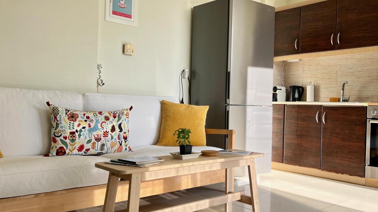 100 Meters From The Sea Apartment Ксилокастрон Екстериор снимка